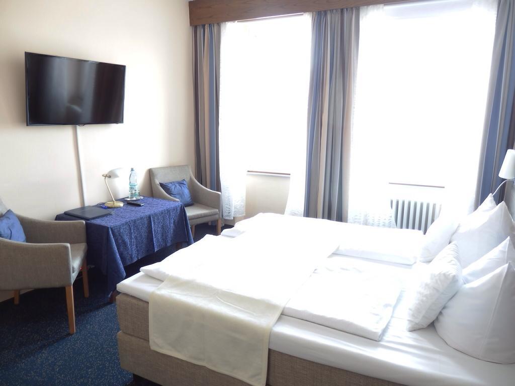Hotel Rheinischer Hof バート・ブライジク エクステリア 写真