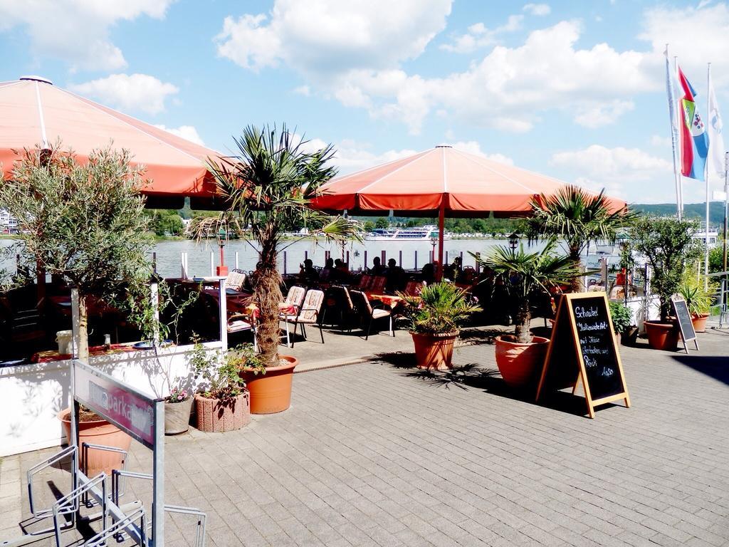 Hotel Rheinischer Hof バート・ブライジク エクステリア 写真